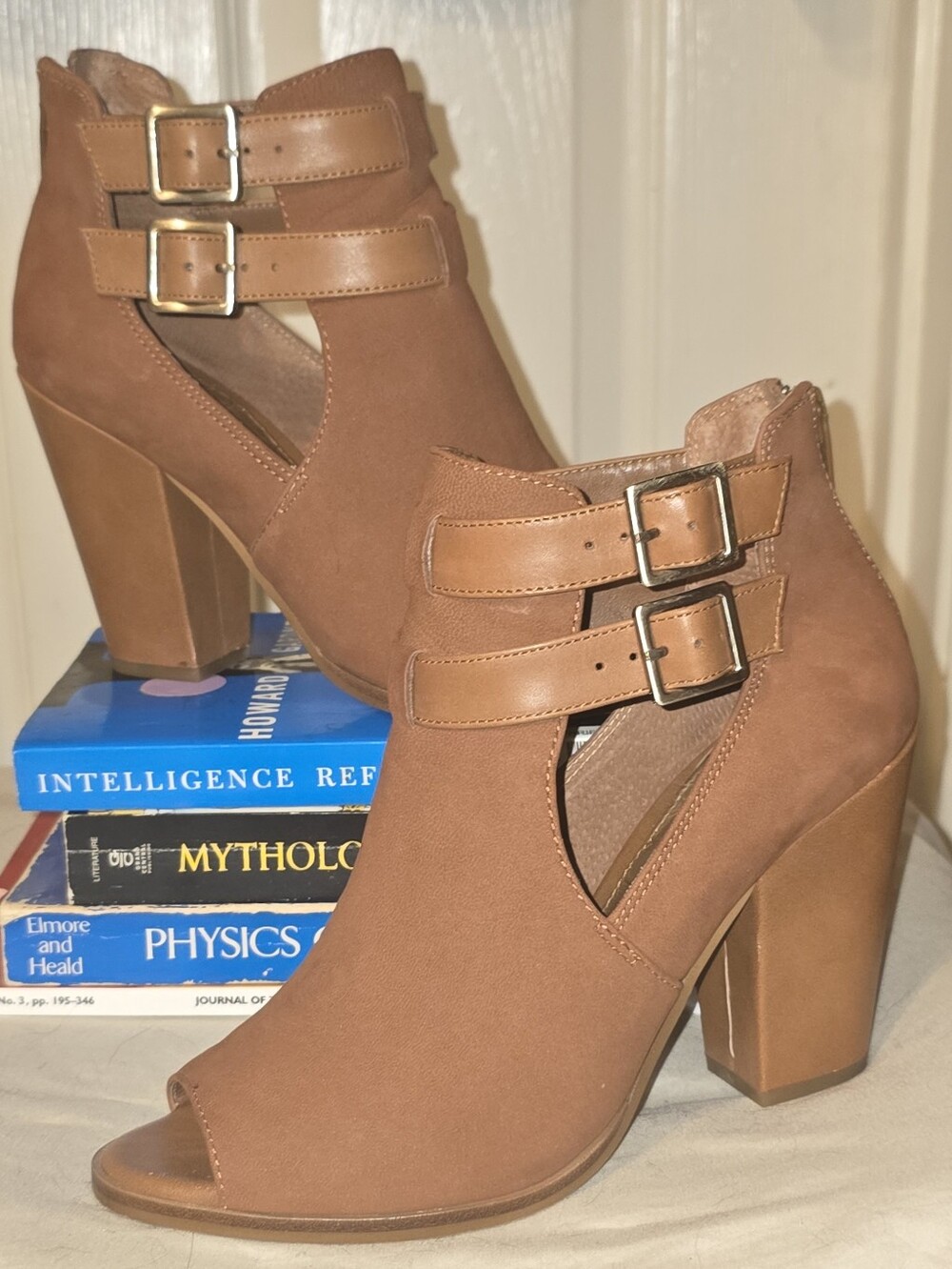 Gianni Bini Size 7M Brown Double Buckle Peep Toe Ankle Booties Block Heel